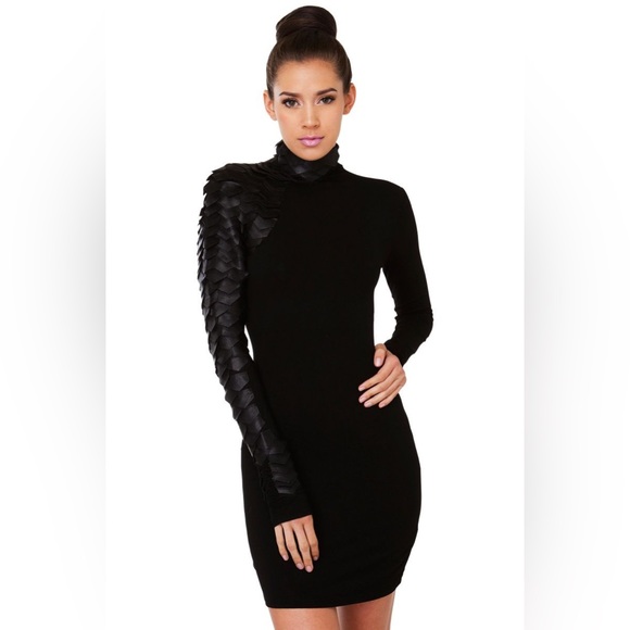 Gracia Dresses & Skirts - Gracia SLITHER dress AKIRA CHICAGO in IVORY